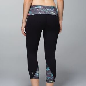 Lululemon Embrace Crop *Full-On LuonBlack / Curious Jungle Multi Size 4